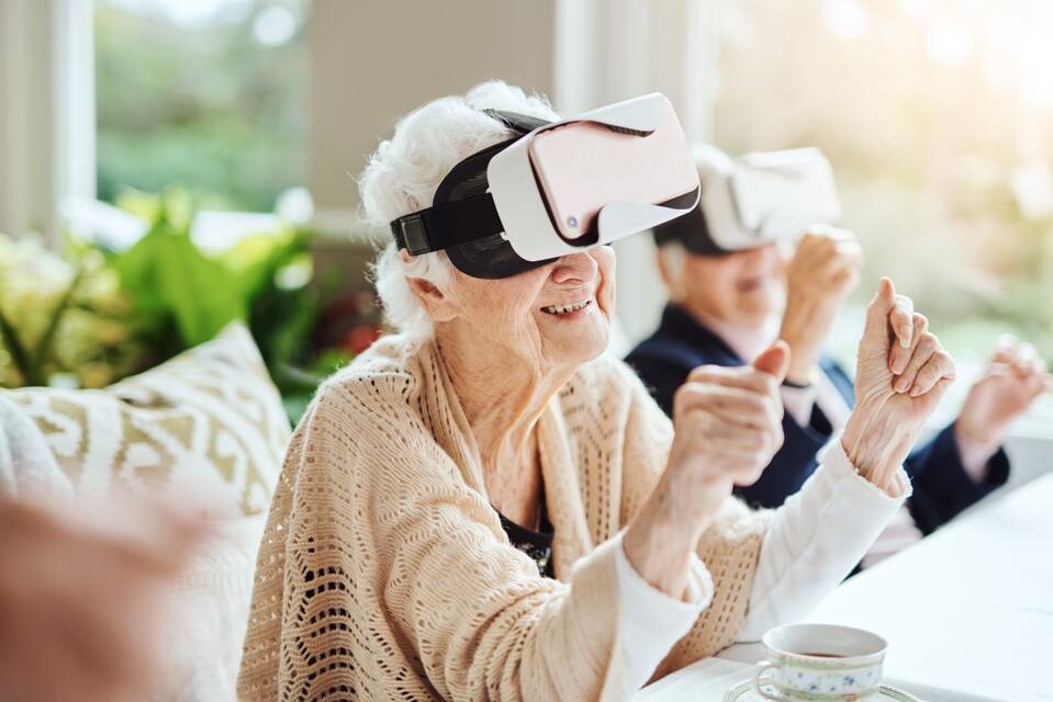 How Virtual Reality (VR) Is Benefiting Seniors